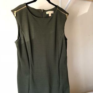 Best olive green sleeveless dress you’ll ever need